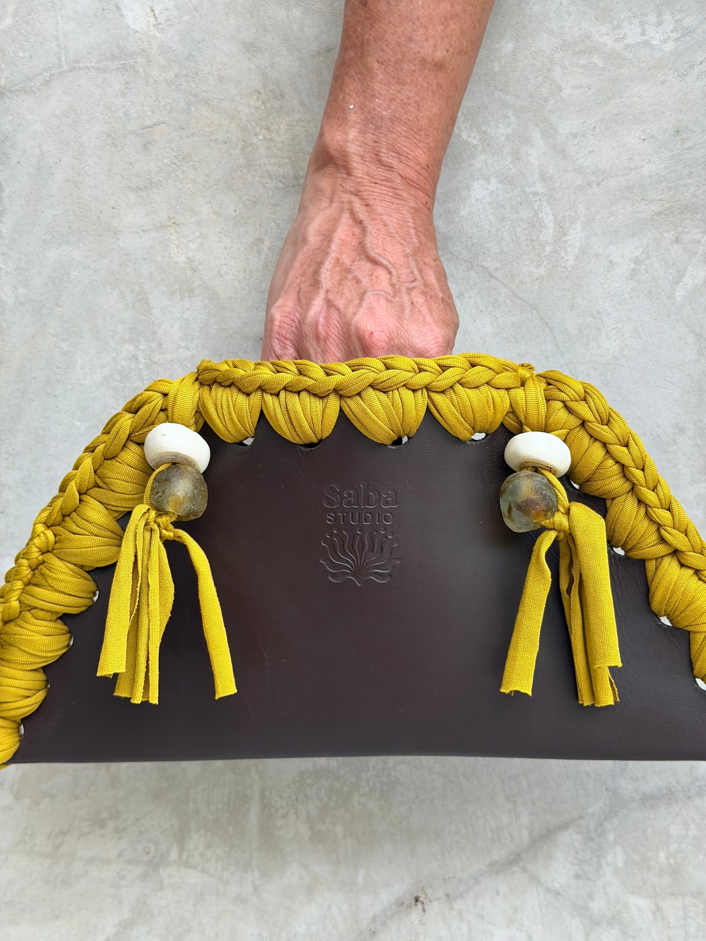 Kora clutch